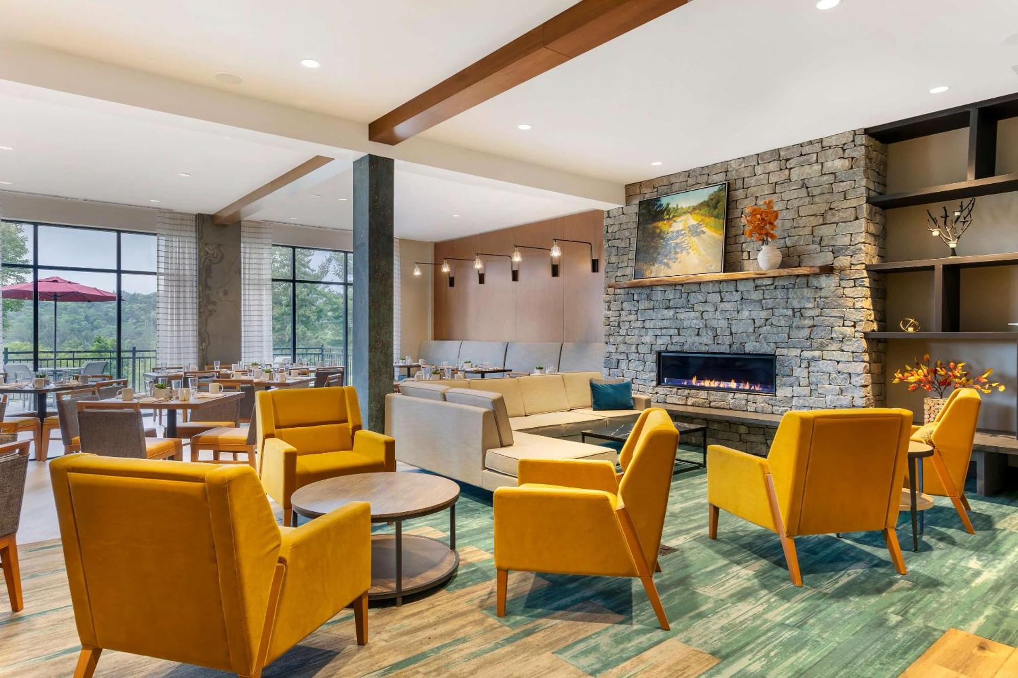 Cambria Hotel Lake Placid - Lakeside Resort Exterior photo