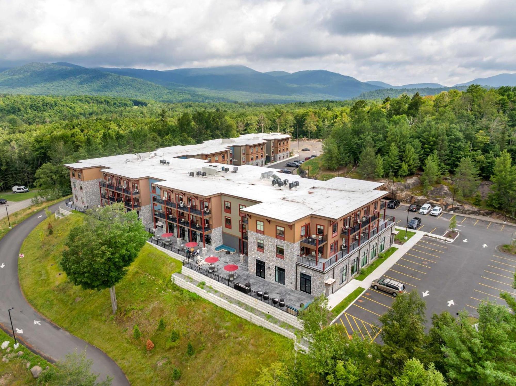 Cambria Hotel Lake Placid - Lakeside Resort Exterior photo
